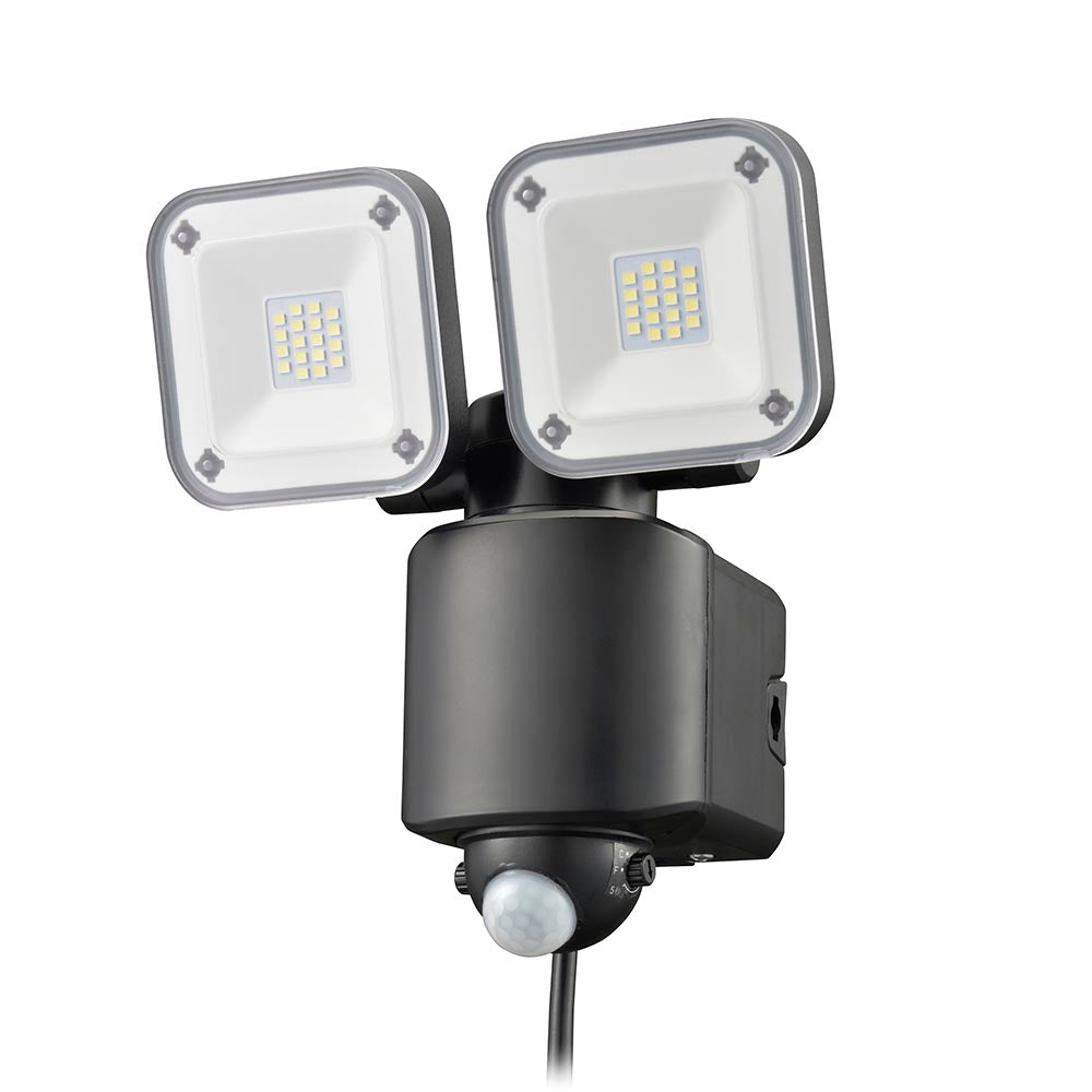 防犯センサーライト2灯(3200lm/昼光色/コンセント式、コード長3m/焦電型赤外線センサー/保護等級IP44)_07-8809_LS-A320W2_OHM(オーム電機)